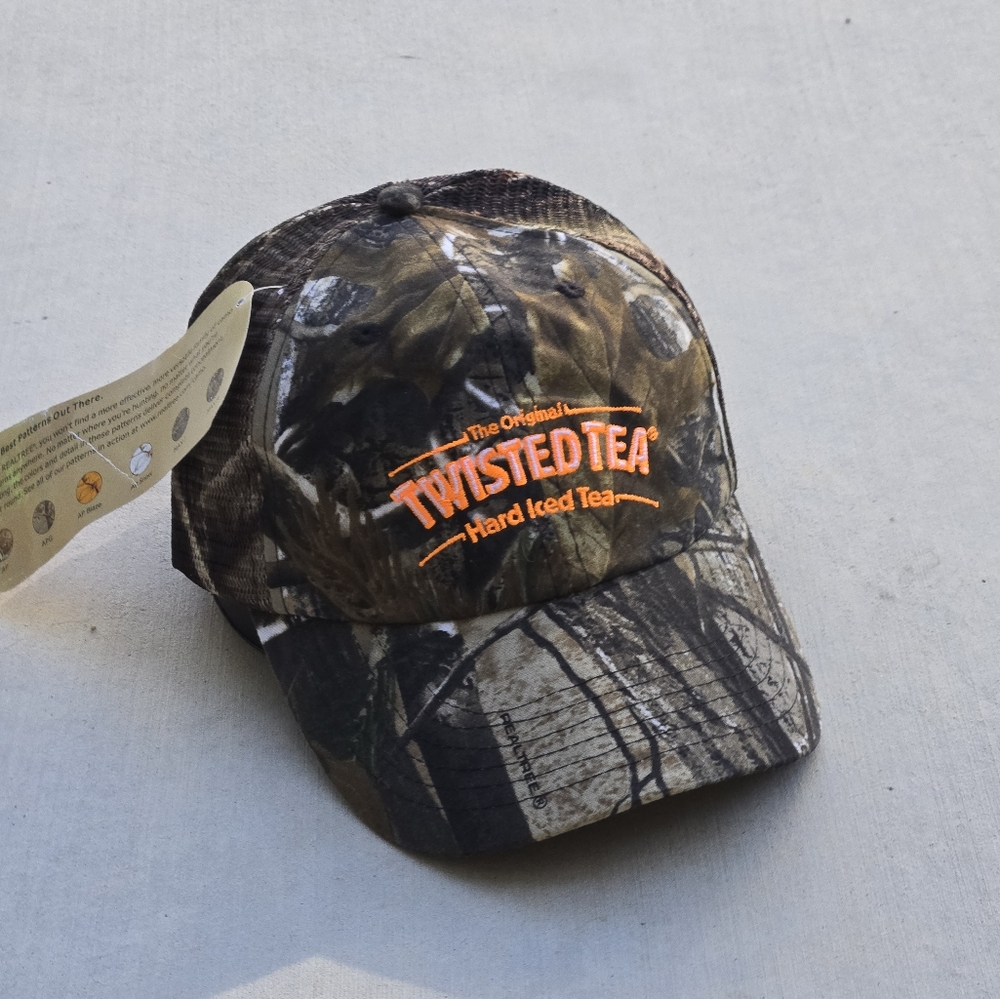 Camouflage snap back twisted tea dad hat new with tags y2k cap